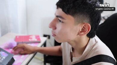 Un marido comparte a su esposa con un toro - Esteban Gamboa