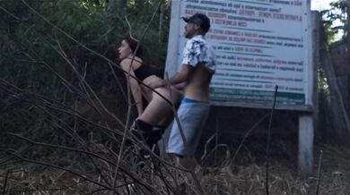 Mamando raw passion under open sky