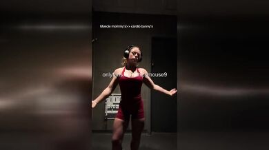 18yo TikTok Star Gets Railed Until She Screams During Livestream – Cum Shot!