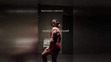 18yo TikTok Star Gets Railed Until She Screams During Livestream – Cum Shot!