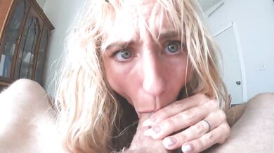 Best Blowjob From Naked Girl and She Swallowed My Cum