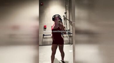 18yo's First Time Anal - Ass Destroyed by Two Muscular Guys Live on TikTok – She Begged for More!