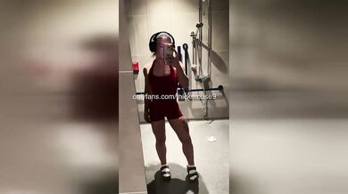 18yo's First Time Anal - Ass Destroyed by Two Muscular Guys Live on TikTok – She Begged for More!
