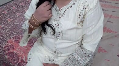 Dost ki Step mom ko ghodi banaya