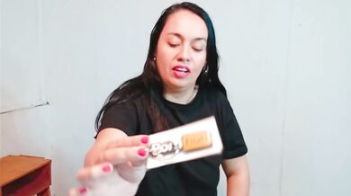 Kelly Opening Pornhub box to reach 25,000 subscribers, full unboxing and reaction.