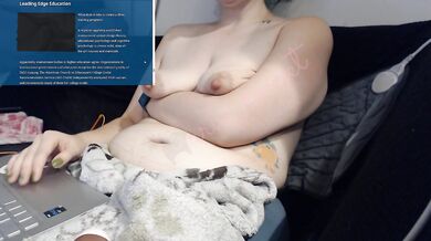 BBW Studying Diving