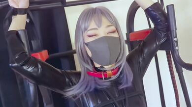 yuca_ボンテージ奴隷がプレイを懇願する