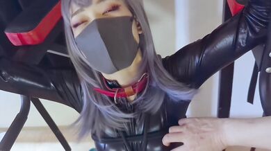 yuca_ボンテージ奴隷がプレイを懇願する