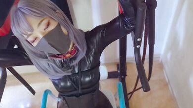 yuca_ボンテージ奴隷がプレイを懇願する