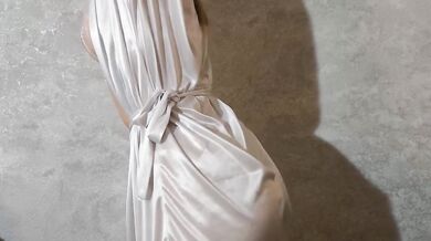 I'm showing off my beauty and offering you my passion