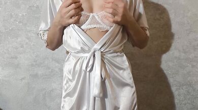 I'm showing off my beauty and offering you my passion