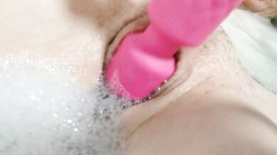 Bath fun wet pussy