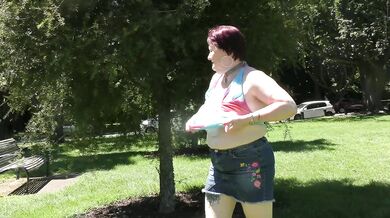 Trashy Kiwi MILF pisses on park bench in full view of public
