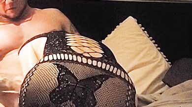 Real Couple Homemade Amateur MILF Cum Kissing.