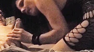 Real Couple Homemade Amateur MILF Cum Kissing.