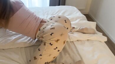 Bubble Butt Step Sister surprised me in my Bed and asked for my Dick