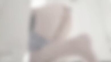 お家が古すぎて声が外に丸聞こえなの、、????