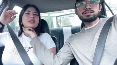 PASAJERA TETONA SEDUCE CHOFER
