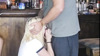 Cuckold got a nice BJ from an pretty woman