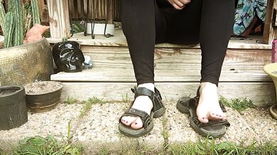 POV Ginger Mommy Outdoor Dirty Foot Tease In Sandals
