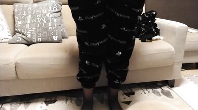 部屋着の下に黒のストッキング装着(⋈◍＞◡＜◍)。　白の下着が透けちゃいました