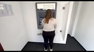 Deutsche Mutter Saskialove kein Geld vom Amt nun muss ordentlich gefickt werden