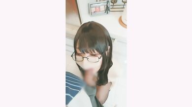 給湯室で脚ガクガク脳が溶けるまで何度もイカされる黒スト眼鏡のおとなしめOLちゃん。おとなしめと思いきや化けの皮剥がれチン媚びザー汁まみれエロ女で草。の巻