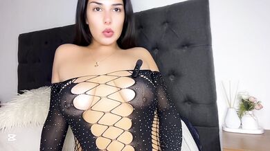 MOMMY STRETCHES YOUR CUCK HOLES