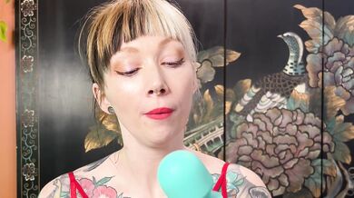 Why do women LOVE the 'Magic Wand' toy so much!?