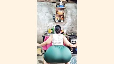 Woman with huge ass shaking 1