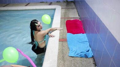 oh I like to use my dildo near the pool -CRYSTAL FOXXX18