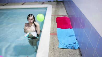 oh I like to use my dildo near the pool -CRYSTAL FOXXX18