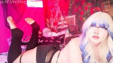 Alt E-girl Pawg tests the Klitty from Svakom - M3treSluggy