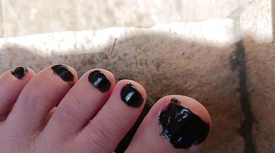 Real messy toe nail polishing