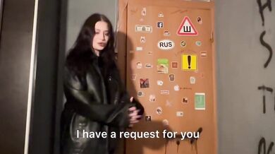 сводная сестра попросила прикрыть перед мамой, за что была выебана