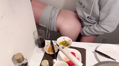 今日も宅飲み中に始まった後編　手マン 乳揉み 立ちバック