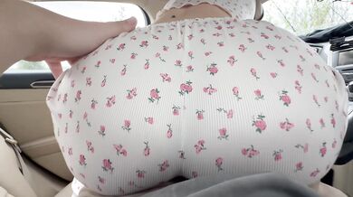 Hot Big Ass Babe Grinding on Dick in Cute Pajama Slowly in the Car