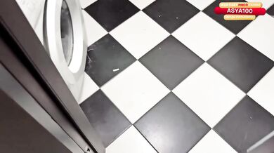 She imagined her stepbrother's dick while jerking off in the shower
