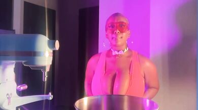 Huge Jus in the Kitchen - Cum Make Butter