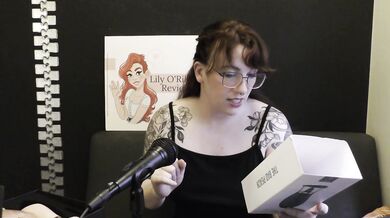 NSFW Review of the Honey Pistil licking vibrator from The Bad Peach | thebadpeach.pro/LilyORiley