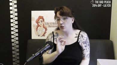 NSFW Review of the Honey Pistil licking vibrator from The Bad Peach | thebadpeach.pro/LilyORiley