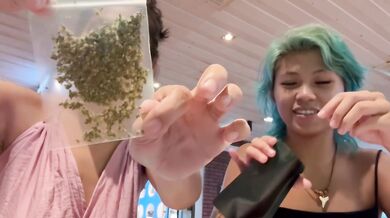 showers & smokes in thailand