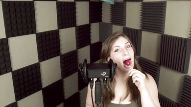 Mia's Intense Sucker Sucking ASMR