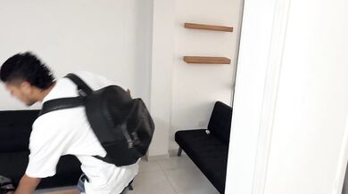 ¿Qué puede pasar si una madrastra comparte una habitacion de hotel con su hijastro?