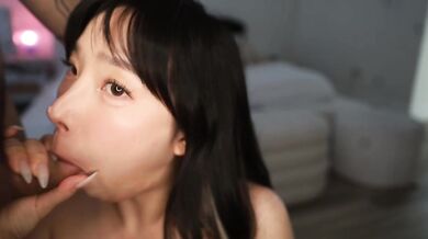 Up Close Fuck Session with Korean Babe Elle Lee