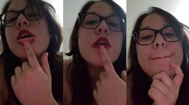 finger sucking red lips