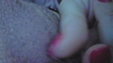dopo una sega lenta mi faccio sborrare nella figa a pecora
