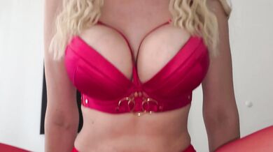 This red combination make me crazy