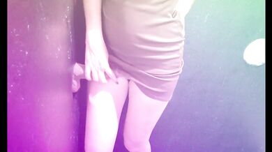 Gloryhole esposa com pau grande deixa gozar na boca!