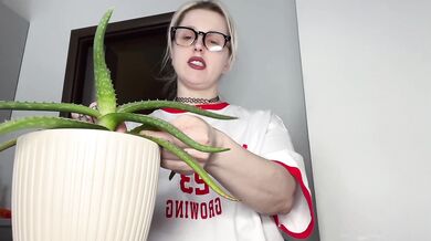 REAL ALLERGIC ATTACK LIVE UNSTOPPABLE SNEEZING AND LOUD NOSE BLOWING